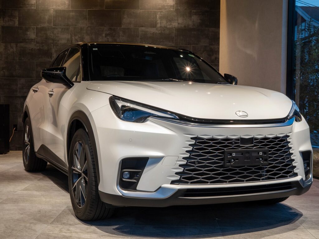 レクサス LBX クール E-Four 4WD 外観
